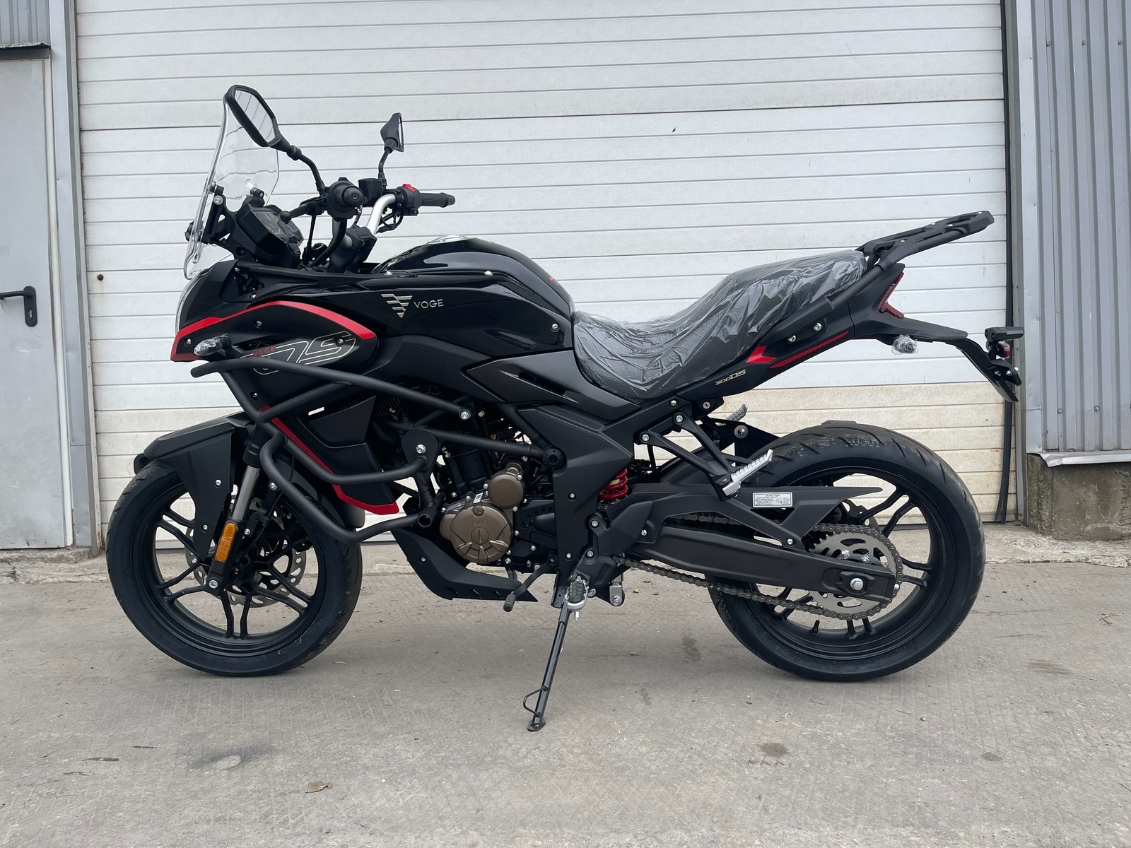 ᐉ Мотоцикл VOGE 300DS DS6 (LONCIN LX300DS) инжектор+ABS (черный