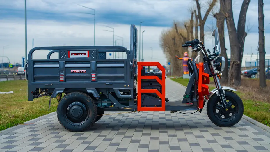 Електротрицикл вантажний FORTE GP-1100-A (сірий) Електротрицикл вантажний FORTE GP-1100-A (сірий)[image_num]