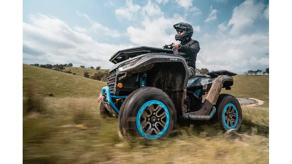Квадроцикл SEGWAY SNARLER 600GL Deluxe (SGW570F-A5) Silver/Blue Квадроцикл SEGWAY SNARLER 600GL Deluxe (SGW570F-A5) Silver/Blue[image_num]