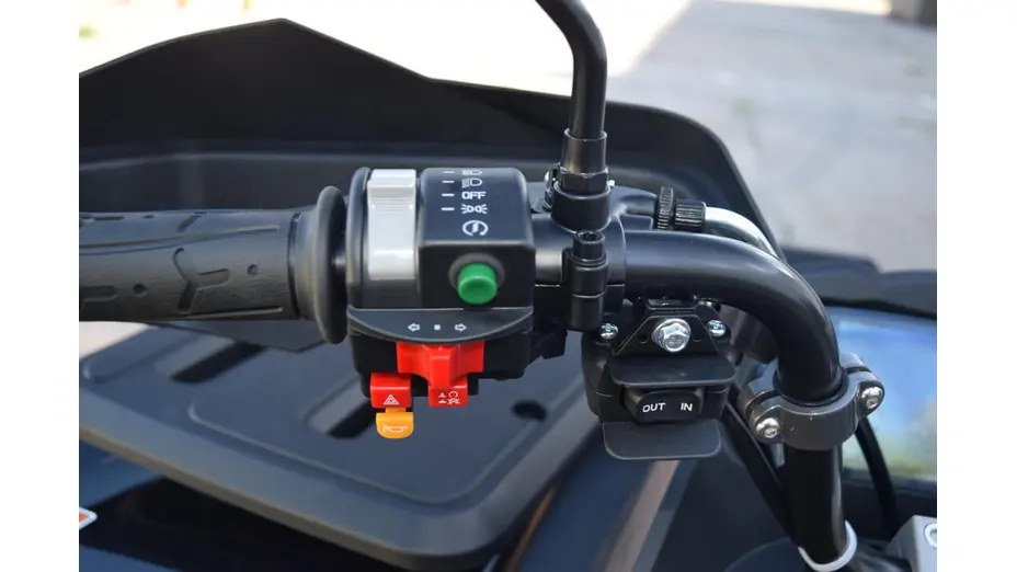 Квадроцикл SEGWAY SNARLER 600GL Deluxe (SGW570F-A5) Black/Green Квадроцикл SEGWAY SNARLER 600GL Deluxe (SGW570F-A5) Black/Green[image_num]