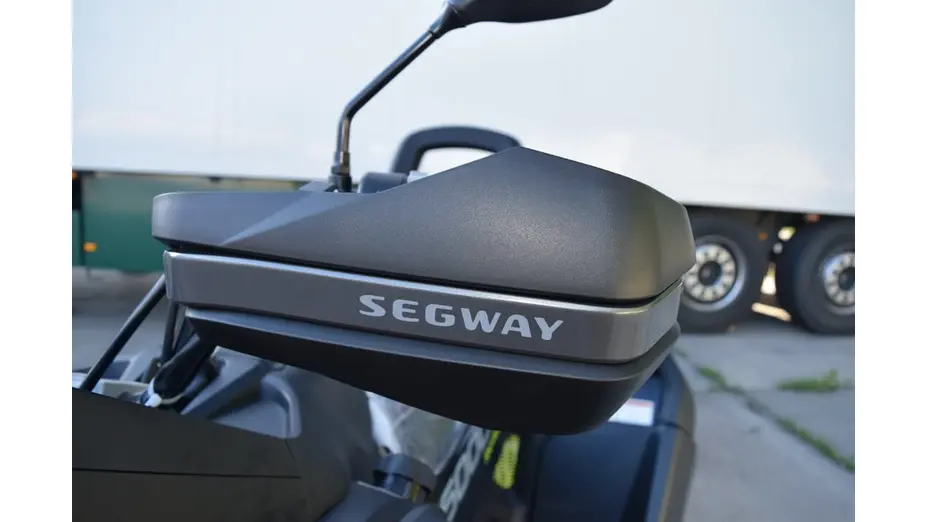 Квадроцикл SEGWAY SNARLER 600GL Deluxe (SGW570F-A5) Black/Green Квадроцикл SEGWAY SNARLER 600GL Deluxe (SGW570F-A5) Black/Green[image_num]