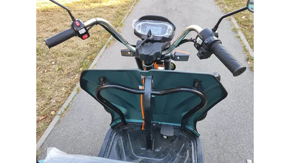 Електричний вантажний трицикл ARMADA E1000W Електричний вантажний трицикл ARMADA E1000W[image_num]