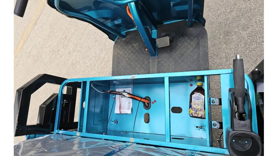 Вантажний електротрицикл SOKMOTO CARGO MAX 2500Вт (Гібрид) Вантажний електротрицикл SOKMOTO CARGO MAX 2500Вт (Гібрид)[image_num]
