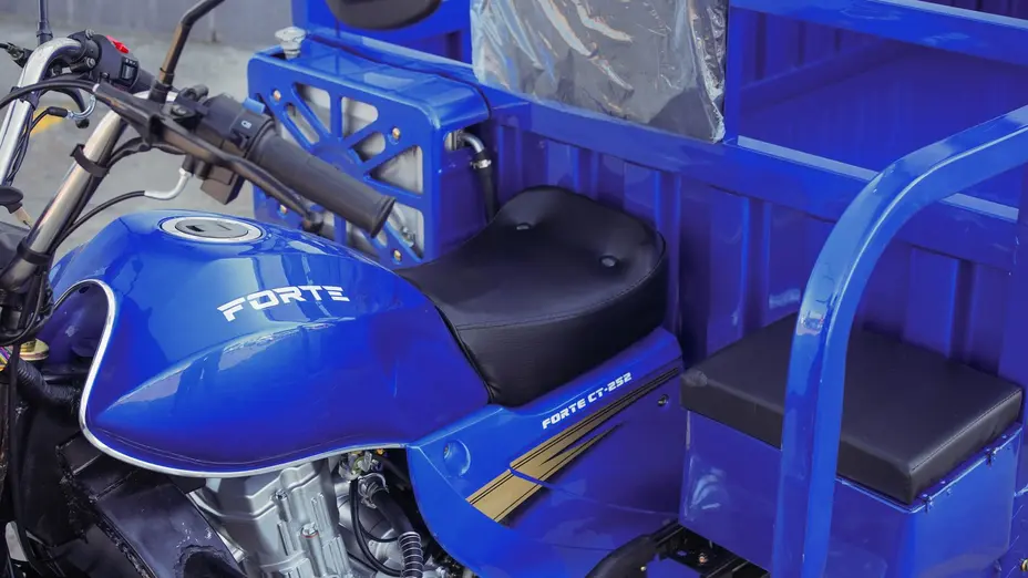Вантажний мотоцикл FORTE ATV250ZH-T (синій) Вантажний мотоцикл FORTE ATV250ZH-T (синій)[image_num]