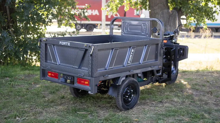 Електротрицикл вантажний FORTE GP-1200-C (сірий) Електротрицикл вантажний FORTE GP-1200-C (сірий)[image_num]