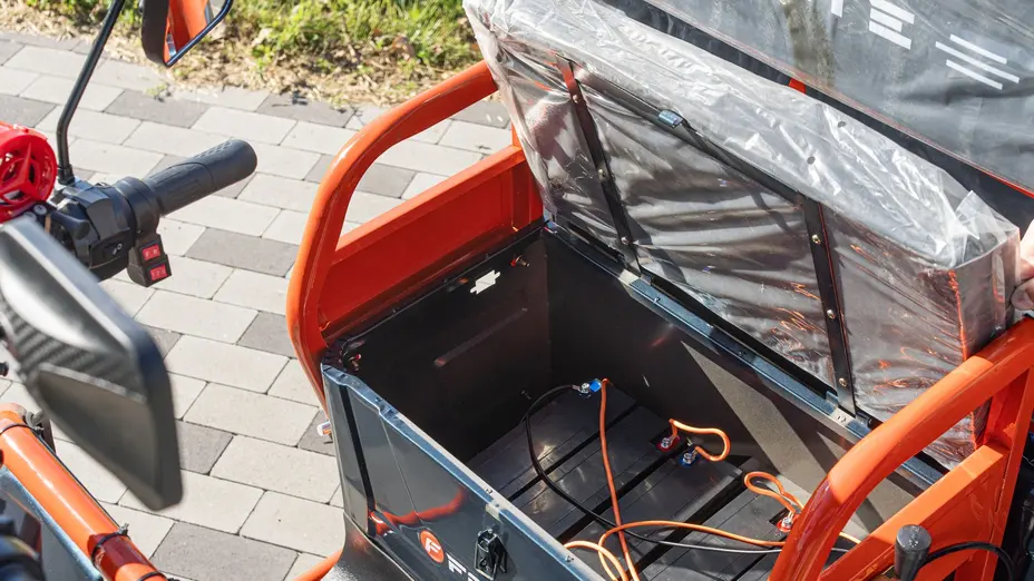 Електротрицикл вантажний FORTE GP-1000-C (синій) Електротрицикл вантажний FORTE GP-1000-C (синій)[image_num]