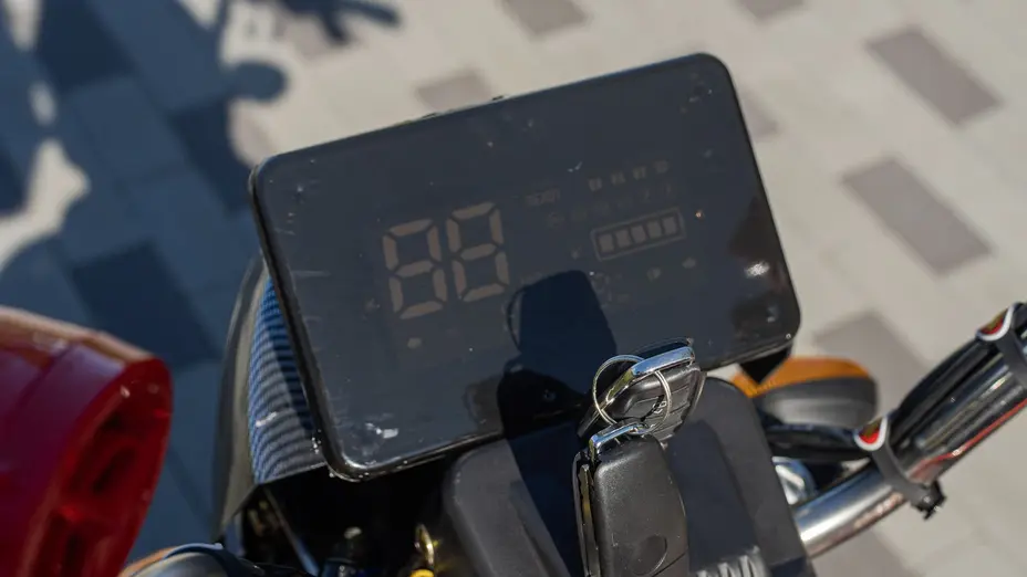 Електротрицикл вантажний FORTE GP-1000-C (синій) Електротрицикл вантажний FORTE GP-1000-C (синій)[image_num]