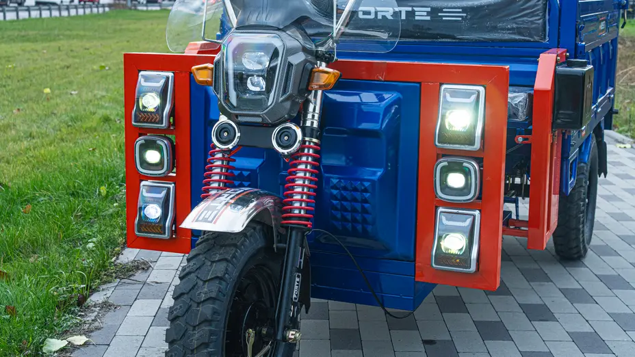 Електротрицикл вантажний FORTE GP-1500-CH (синій) гібрид Електротрицикл вантажний FORTE GP-1500-CH (синій) гібрид[image_num]